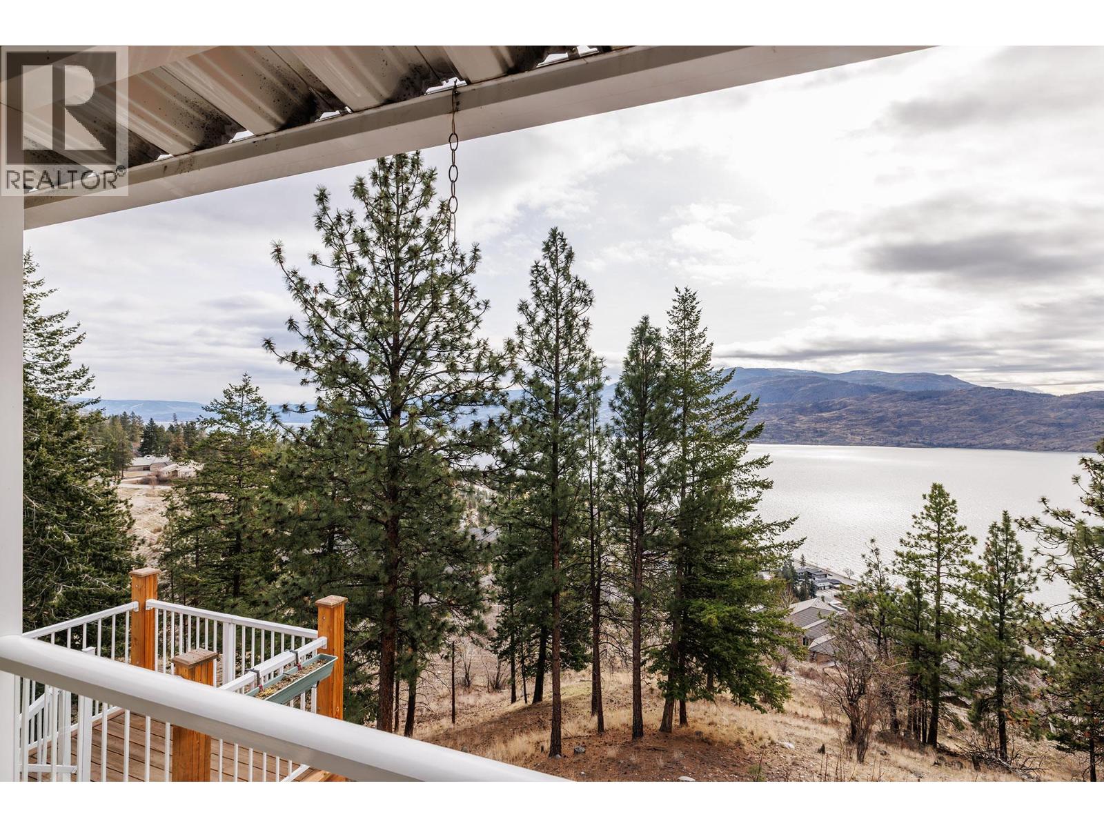 202 4450 Ponderosa Drive, Peachland