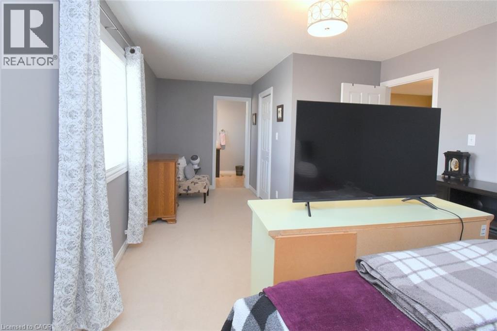 16 MIDANBURY Way - 18