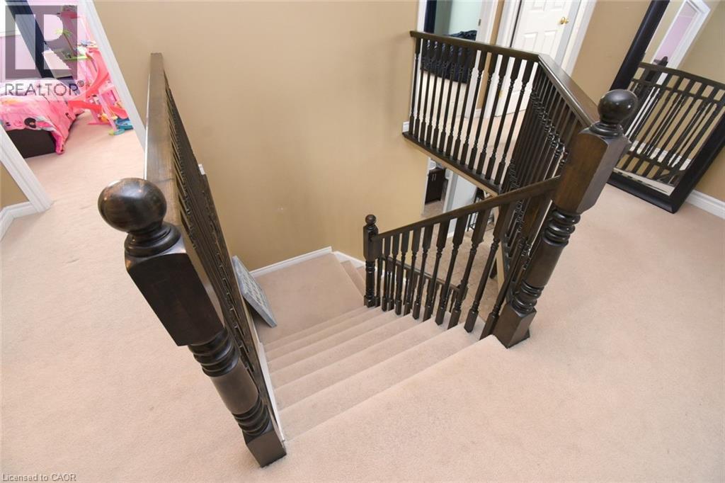 16 MIDANBURY Way - 16