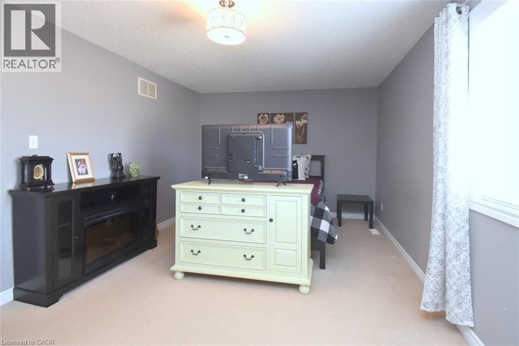 16 MIDANBURY Way - 17