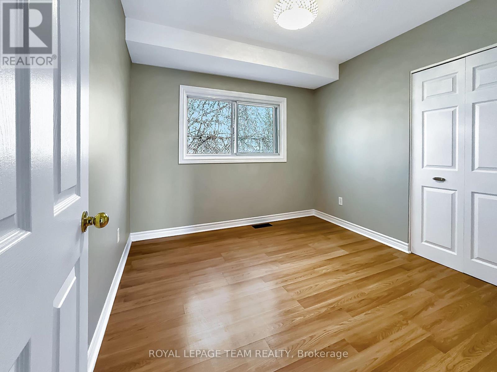 925 MOORVALE STREET - 19
