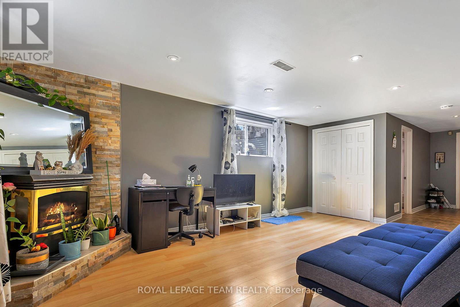925 MOORVALE STREET - 31