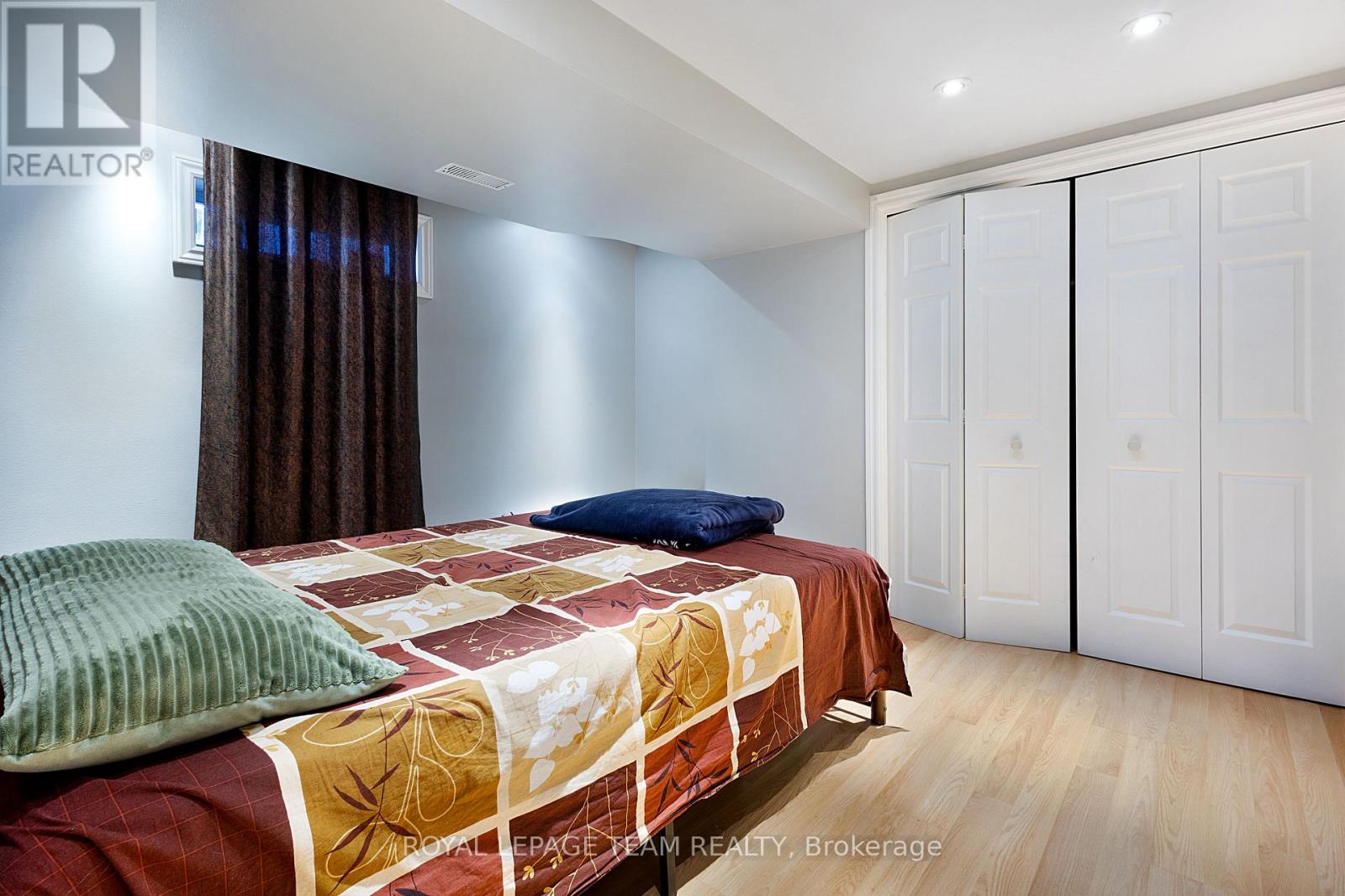 925 MOORVALE STREET - 36