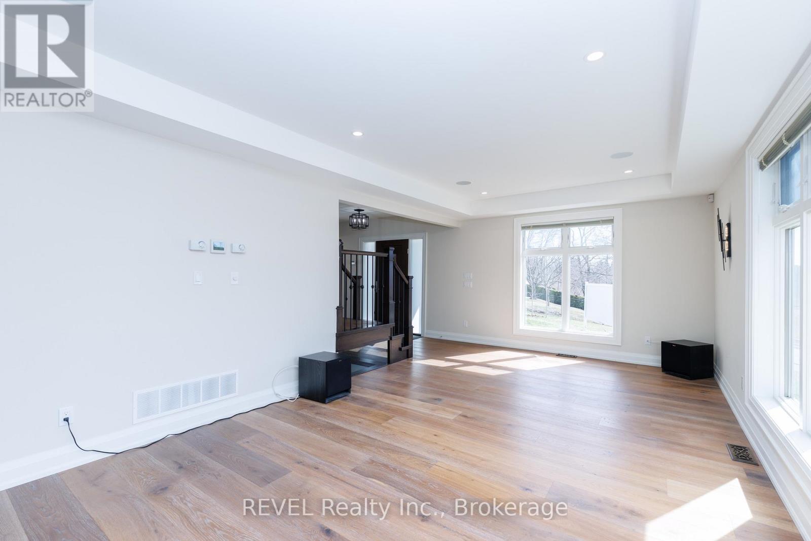 190 OAKDALE AVENUE - 24