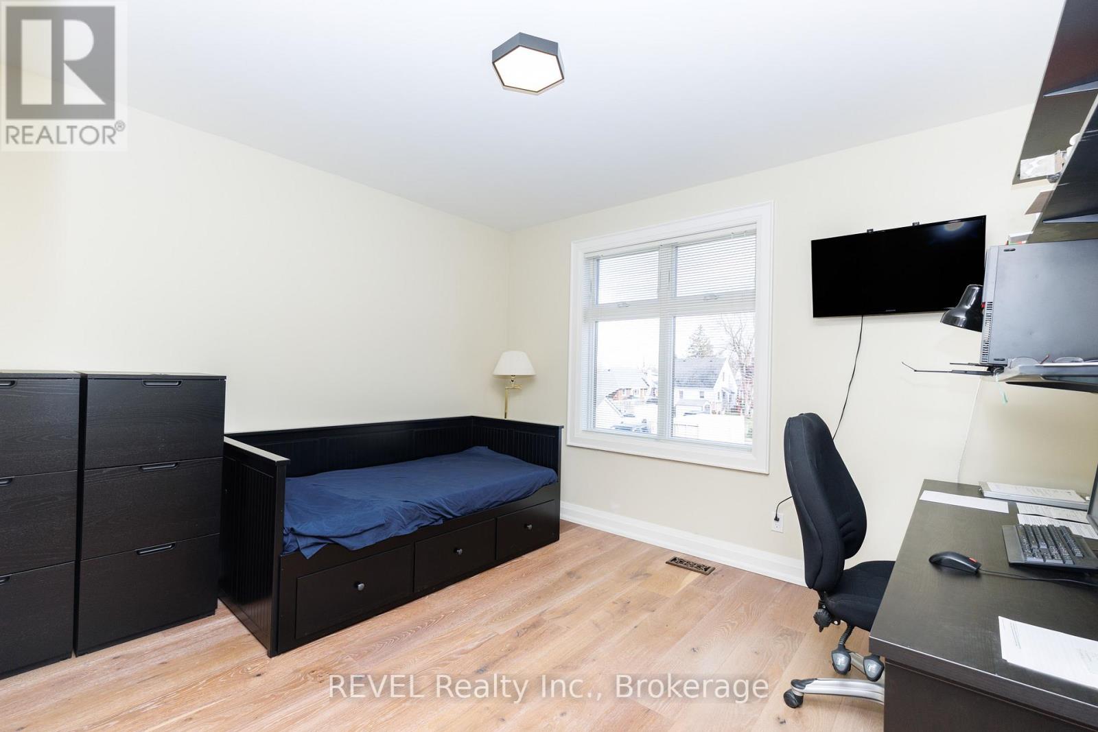 190 OAKDALE AVENUE - 36