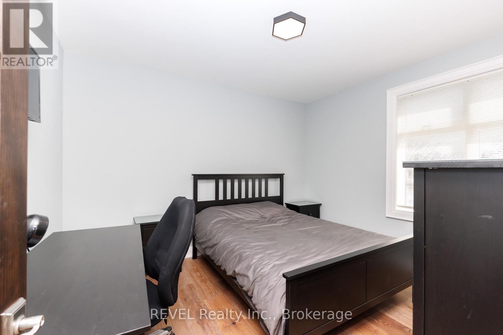 190 OAKDALE AVENUE - 38
