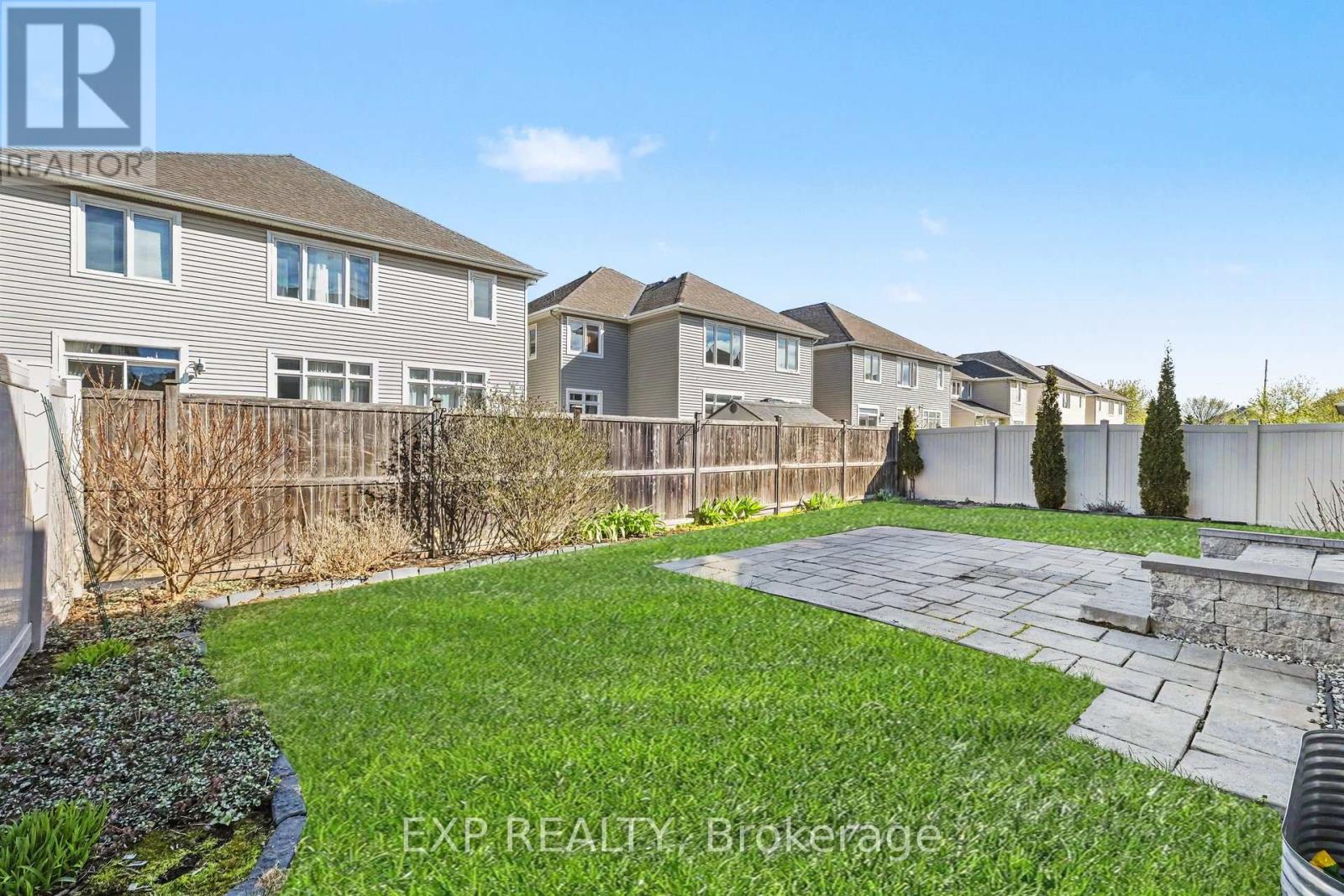 104 BRAMBLING WAY - 35