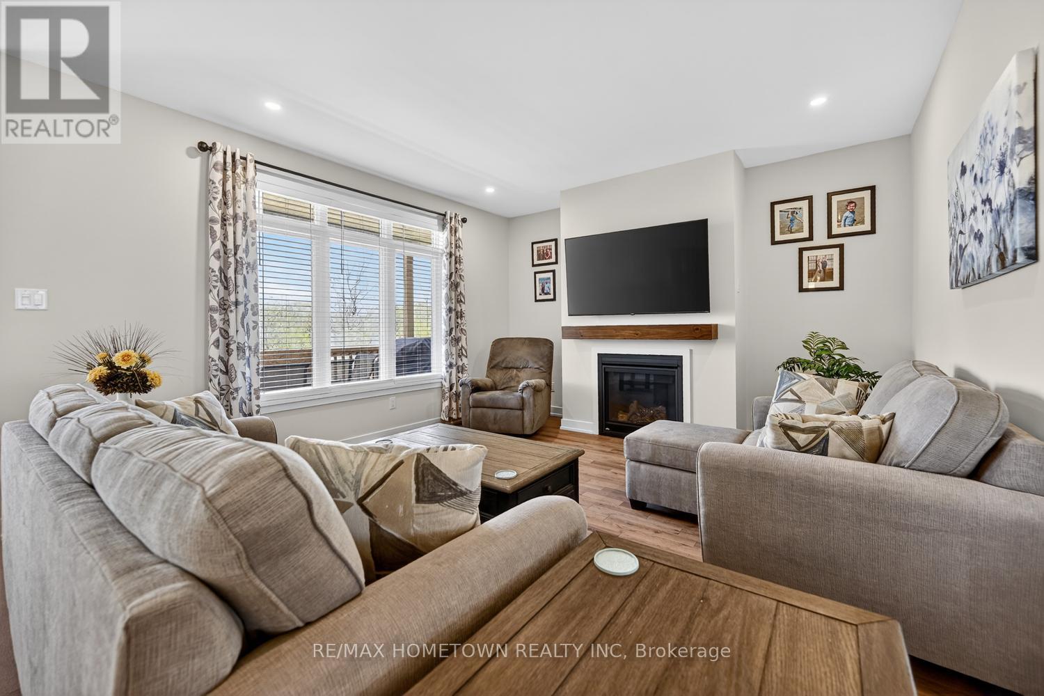 1253 POTTER DRIVE - 18