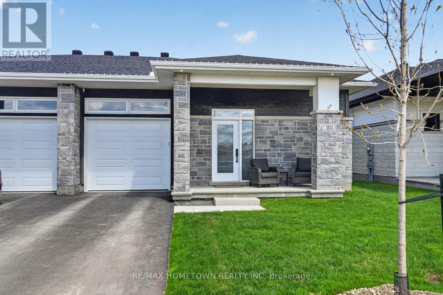 1253 POTTER DRIVE - Image 2