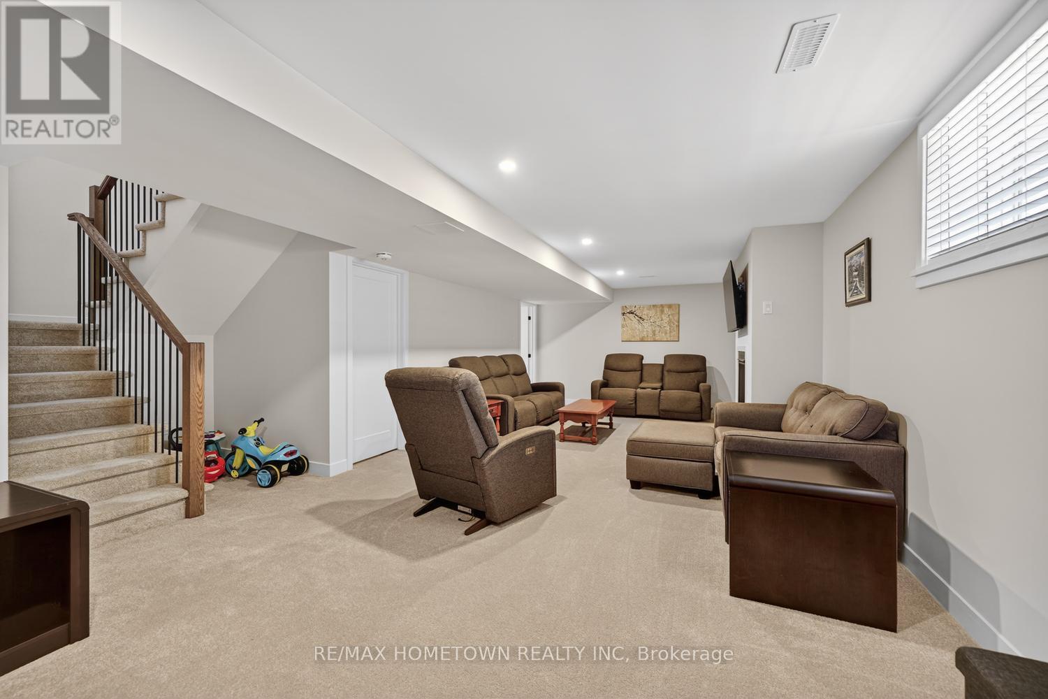 1253 POTTER DRIVE - 28
