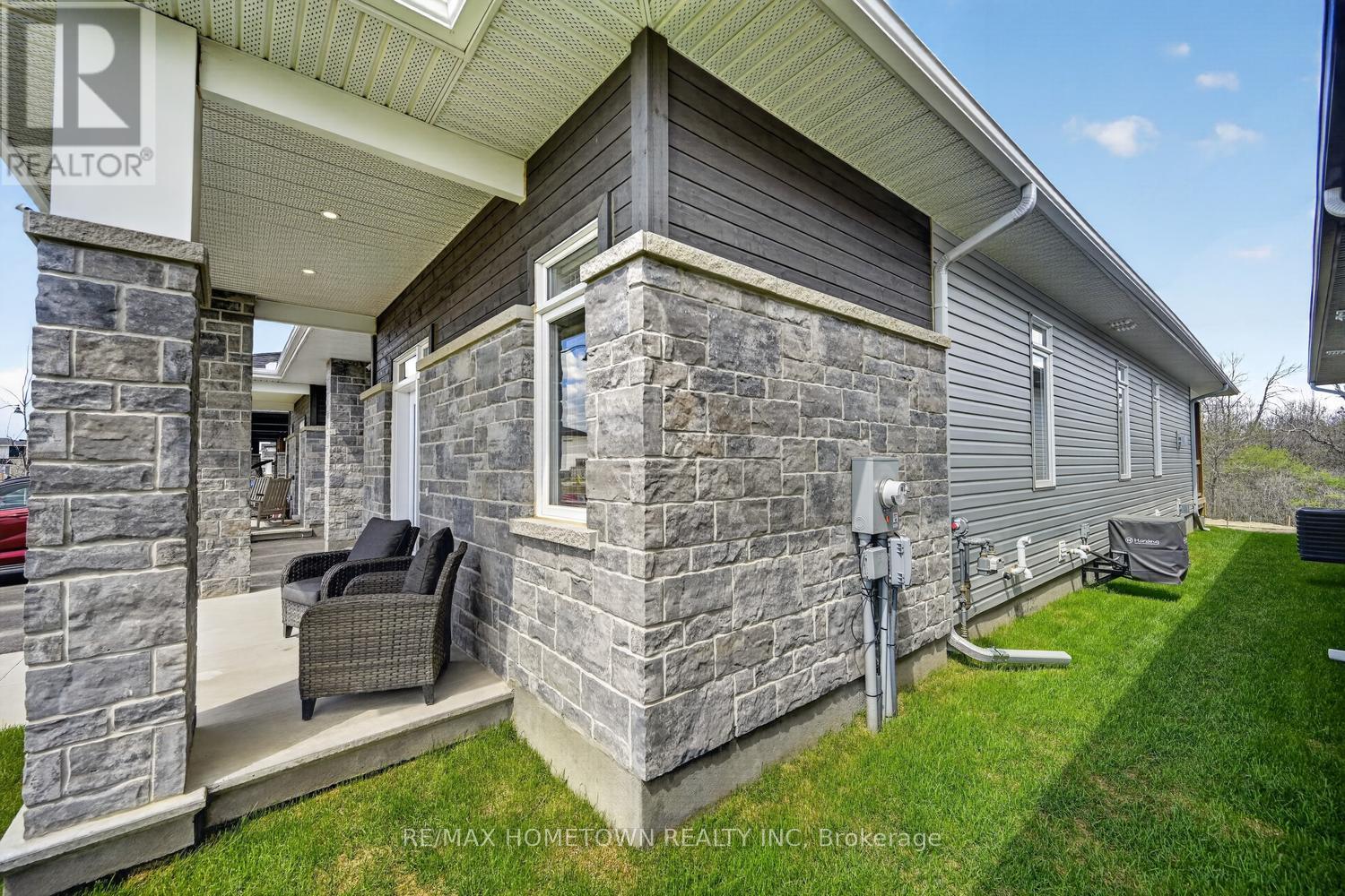 1253 POTTER DRIVE - 44