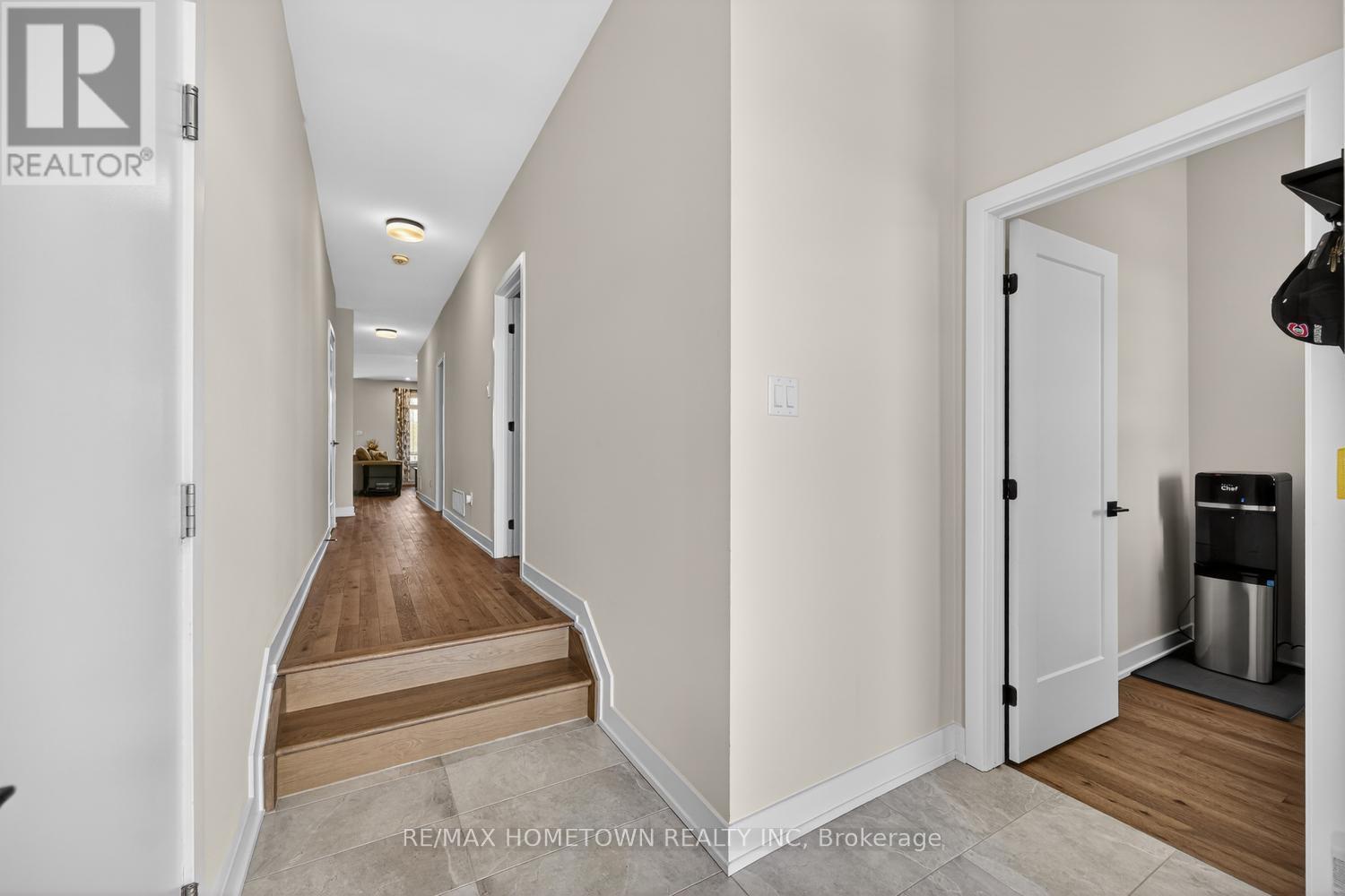 1253 POTTER DRIVE - 5