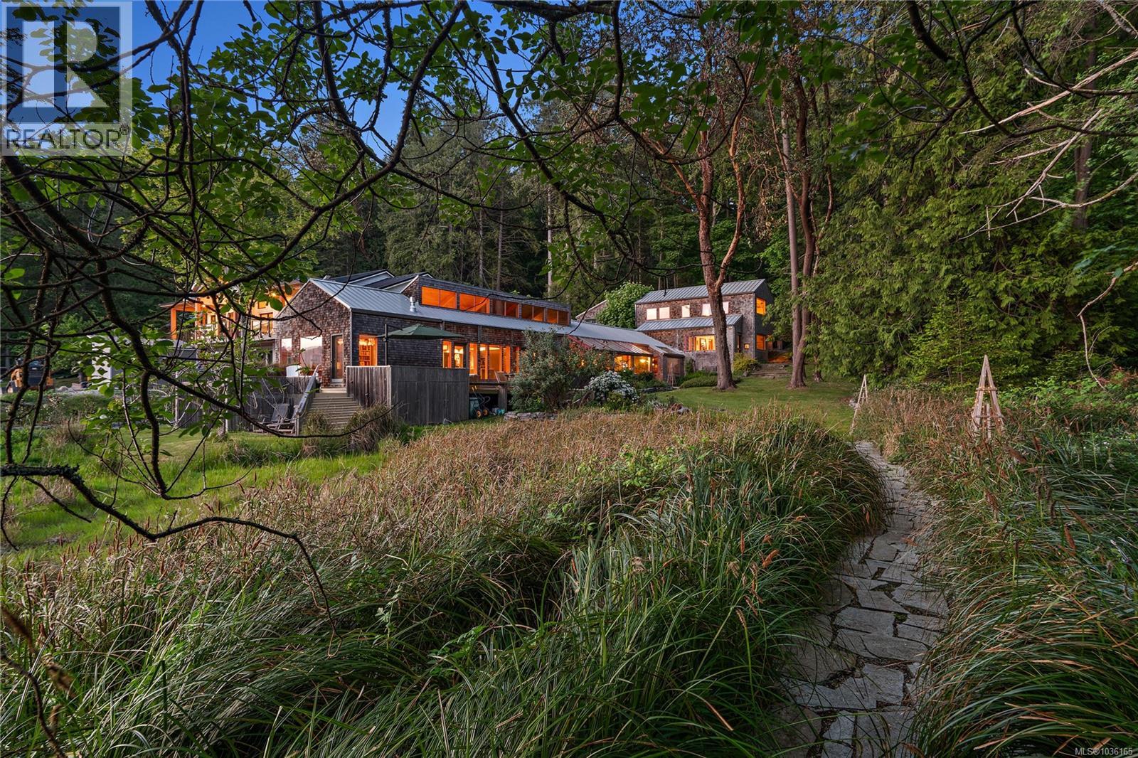 68C McKenzie Cres - 2