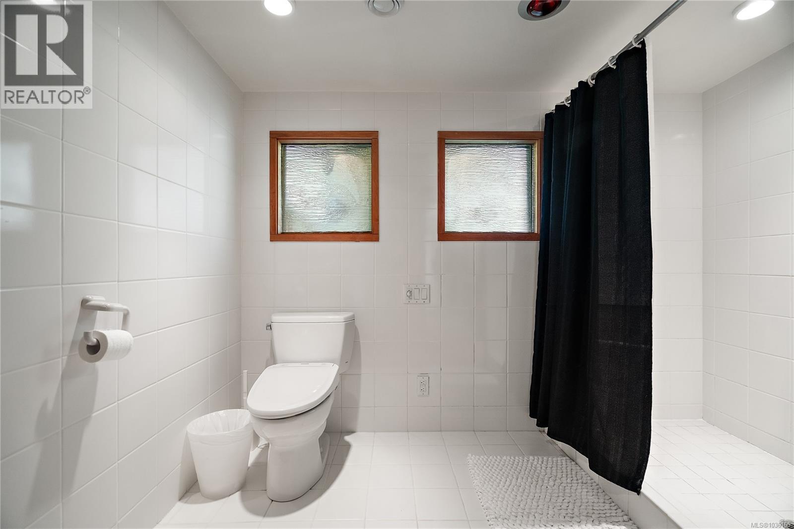 68C McKenzie Cres - 30