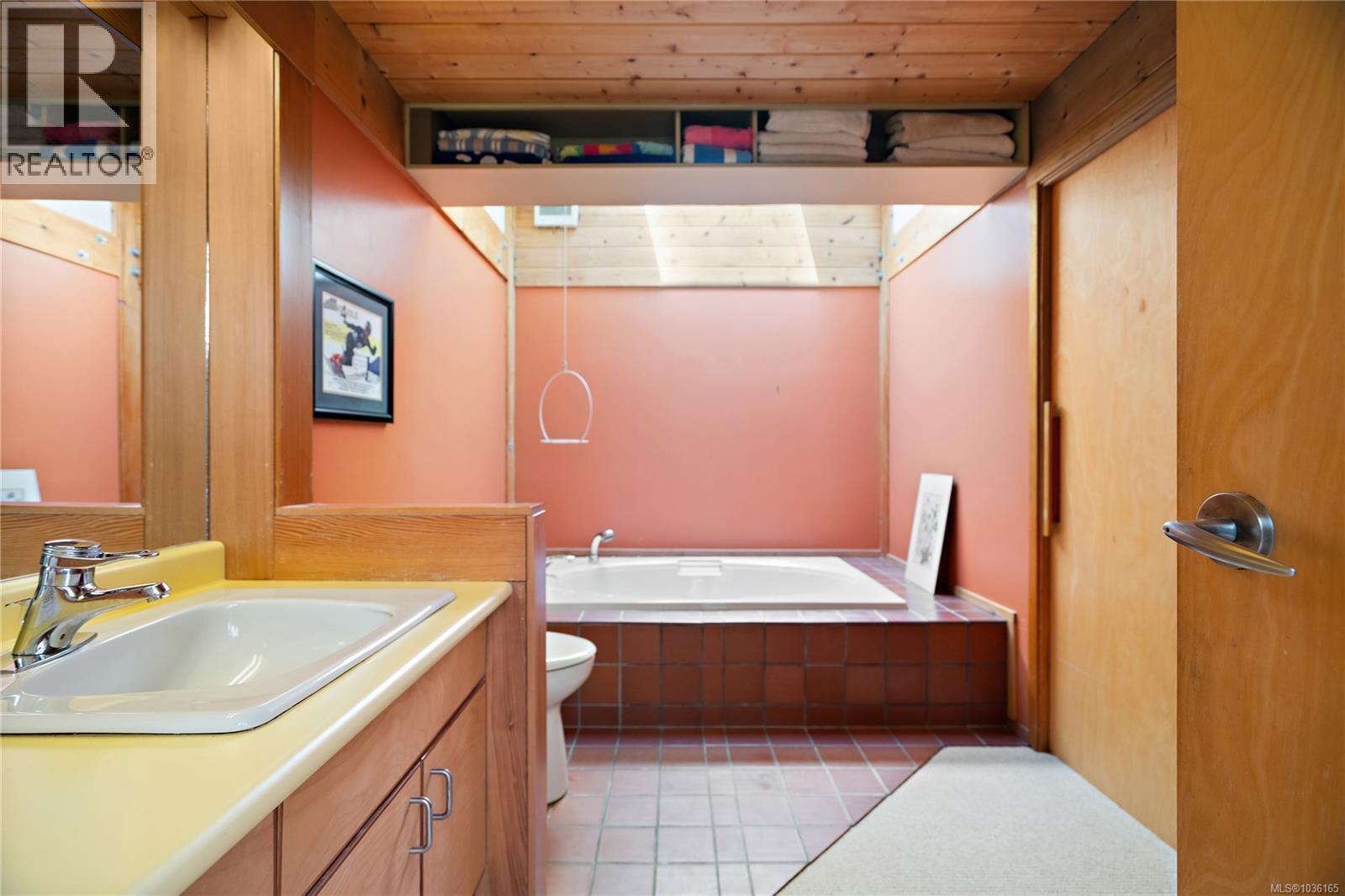 68C McKenzie Cres - 34