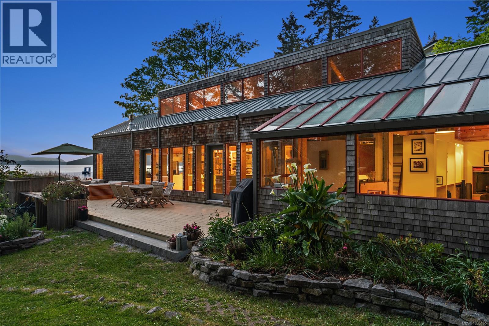 68C McKenzie Cres - 54