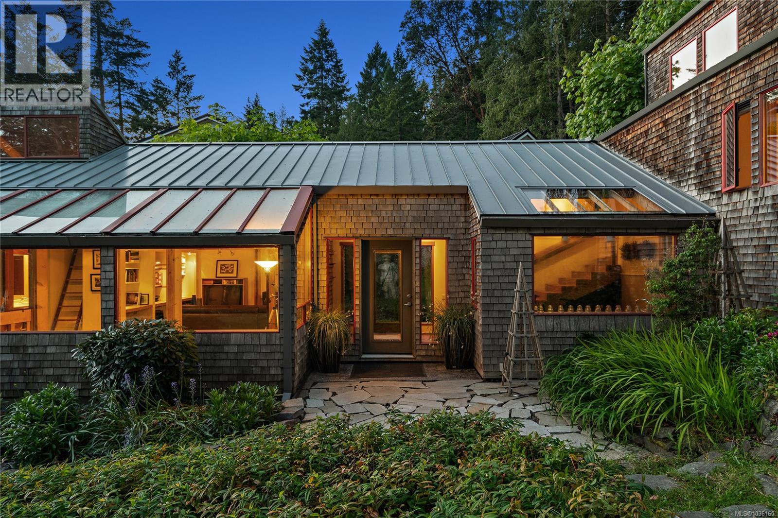 68C McKenzie Cres - 56
