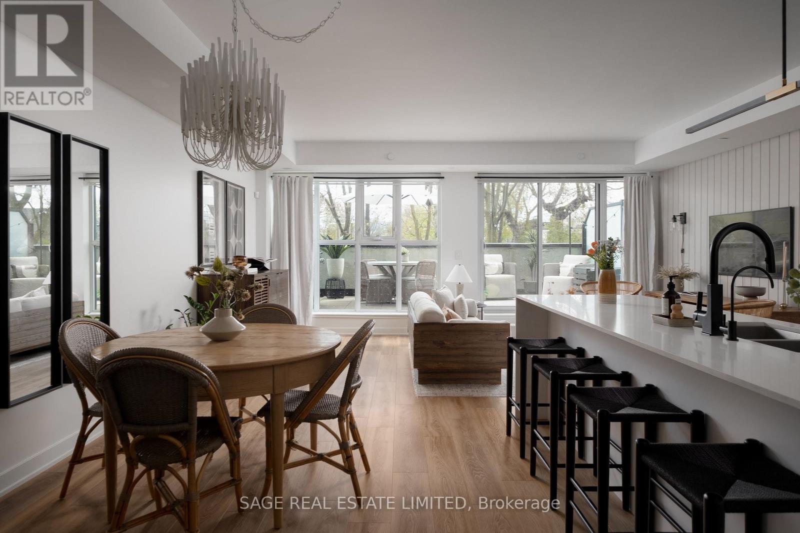 Listing photo of 212 - 899 QUEEN STREET E