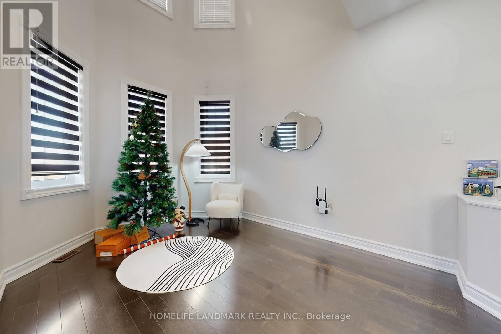 52 LAKESPRING DRIVE - 18