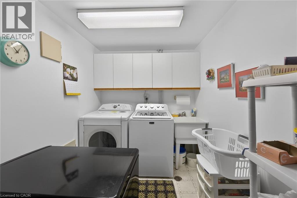 10 NORMANDY Court - 32