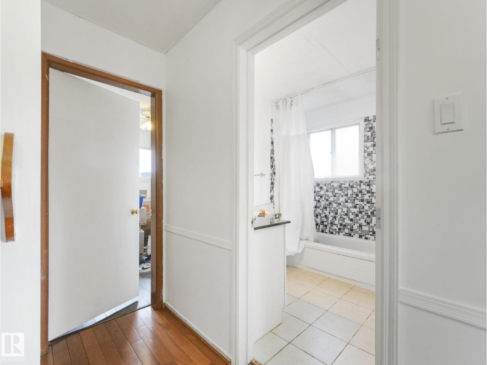 14024 69 ST NW NW - 28