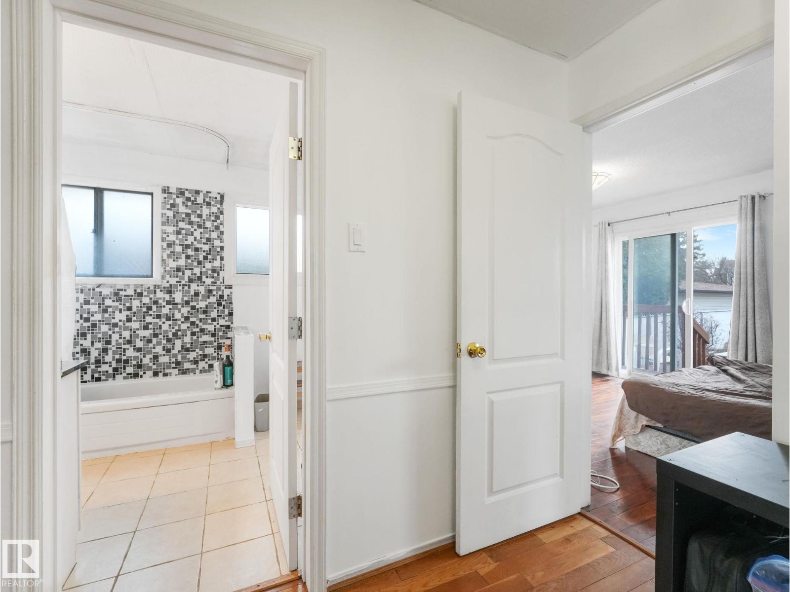 14024 69 ST NW NW - 19