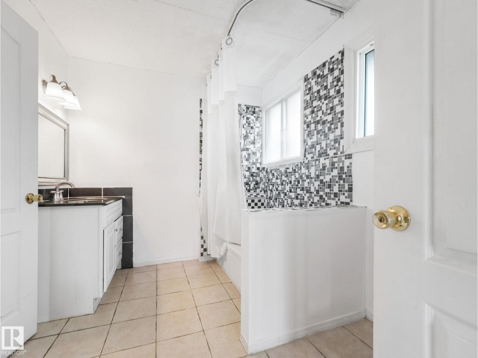 14024 69 ST NW NW - 27