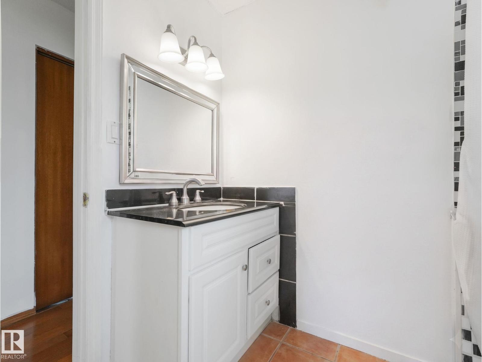 14024 69 ST NW NW - 24