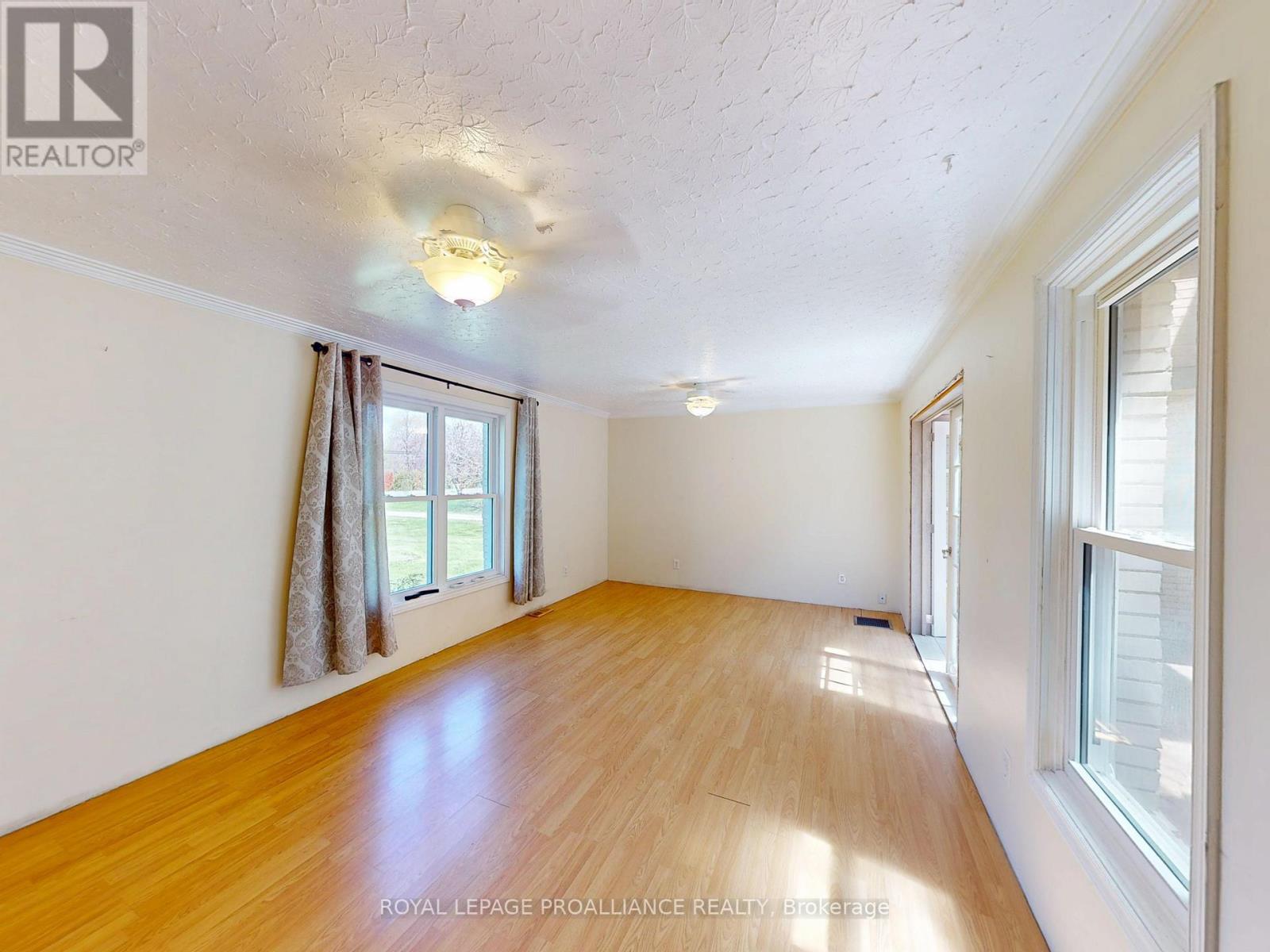 138 MASSASSAUGA ROAD - 18