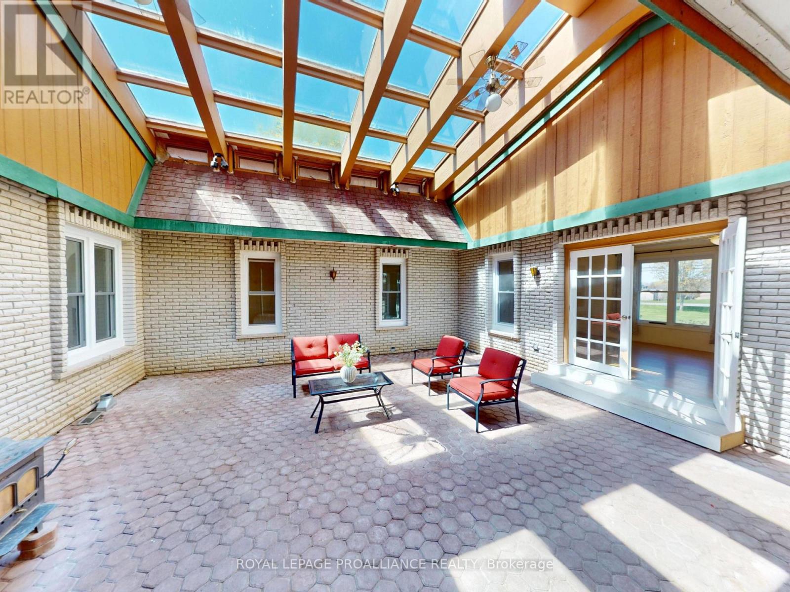 138 MASSASSAUGA ROAD - 22