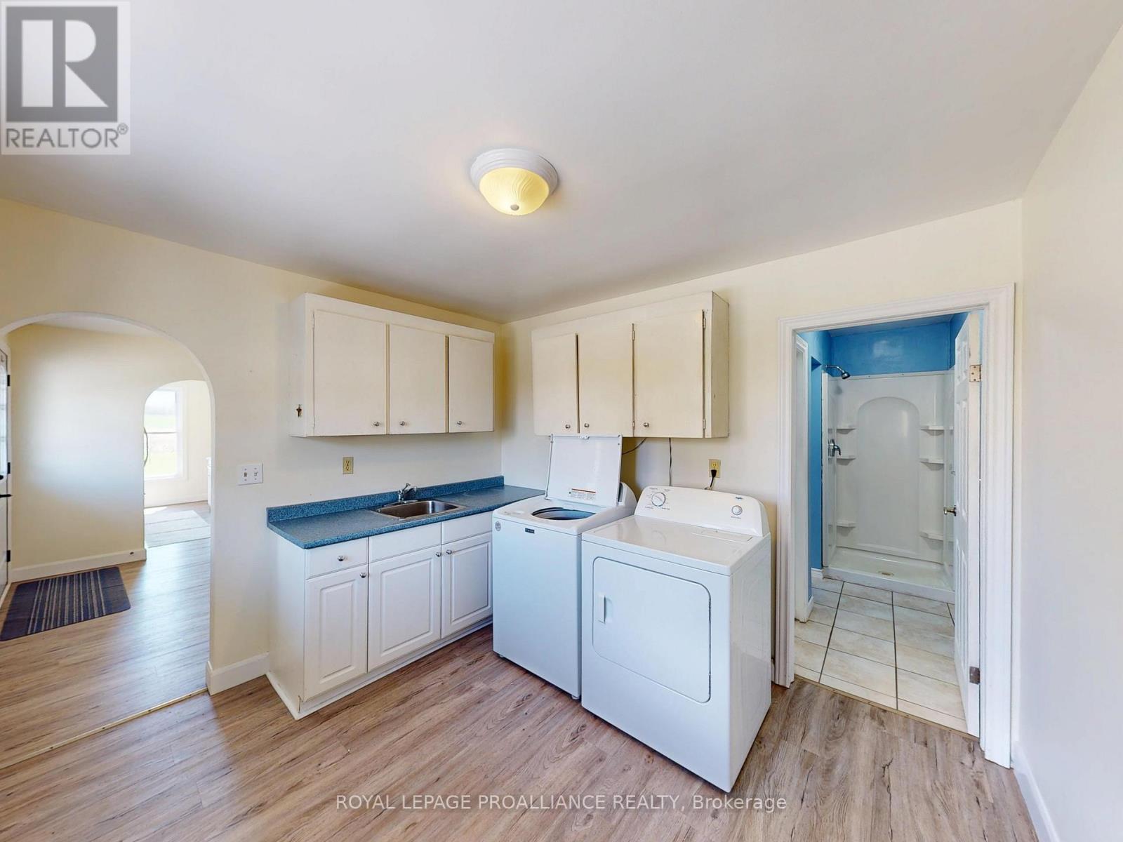 138 MASSASSAUGA ROAD - 23