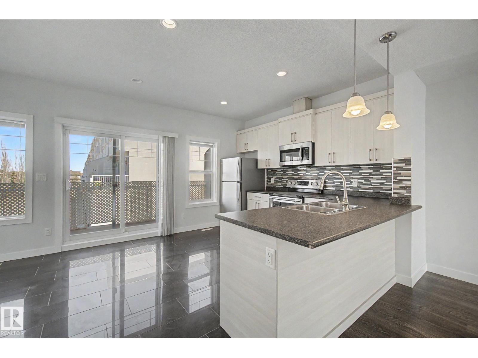 #36 723 172 ST SW - 14