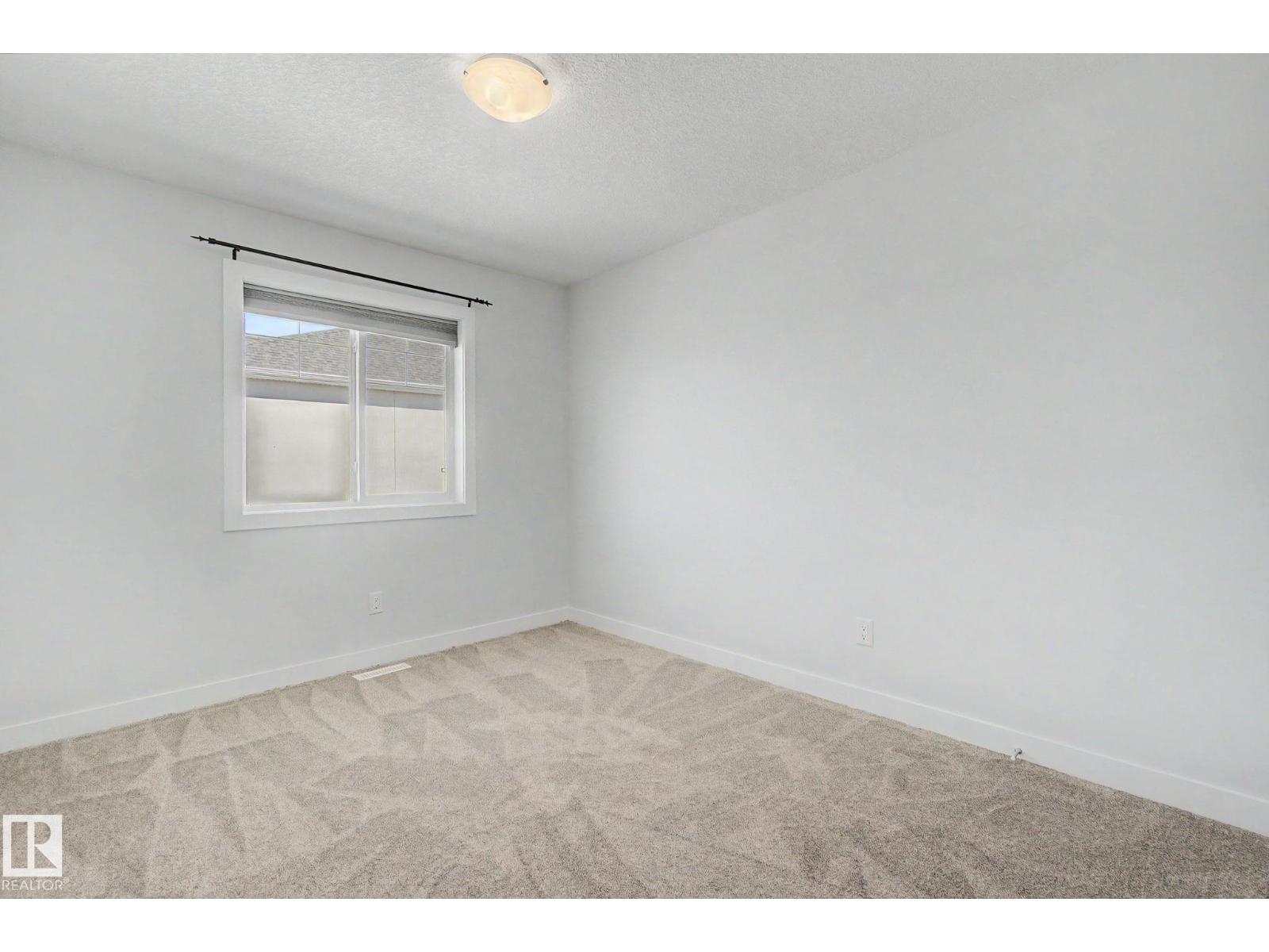 #36 723 172 ST SW - 28