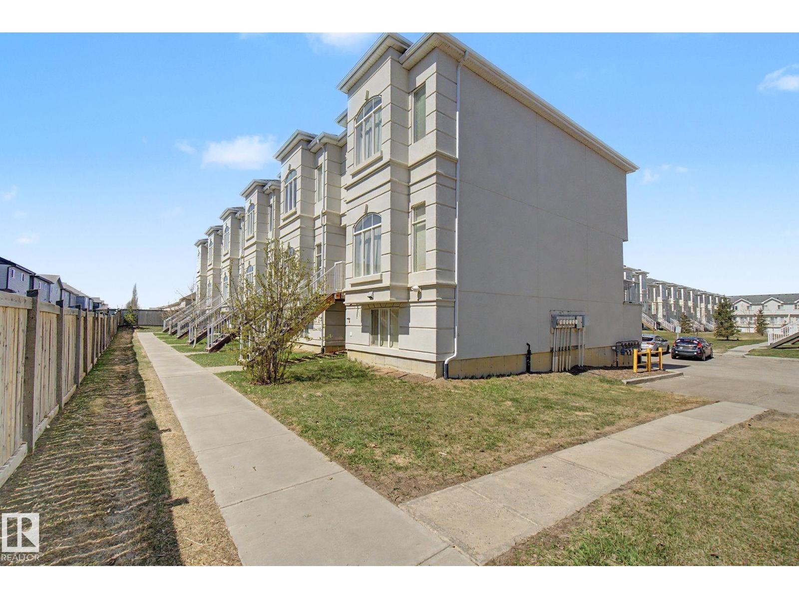 #36 723 172 ST SW - 48