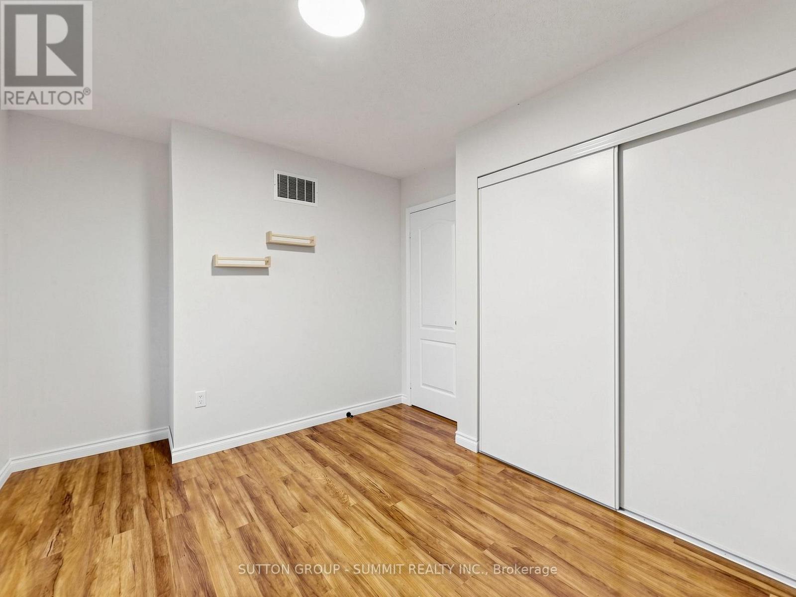 735 MAXMAN STREET - 29