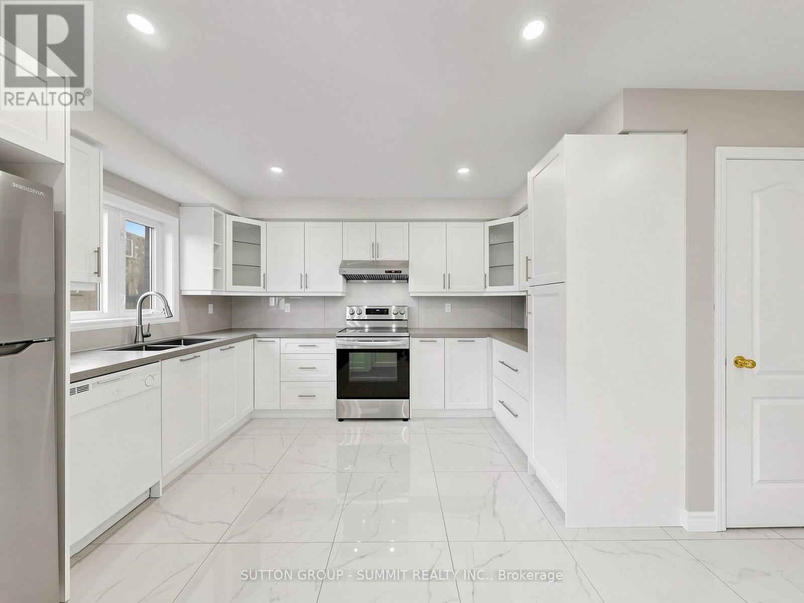 735 MAXMAN STREET - 7