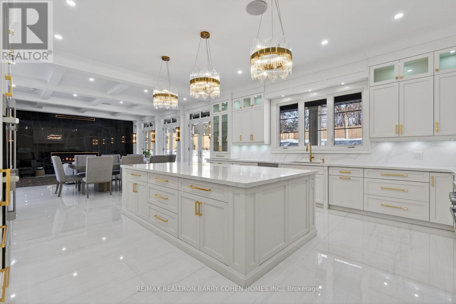 118 LAURENTIDE DRIVE - 15