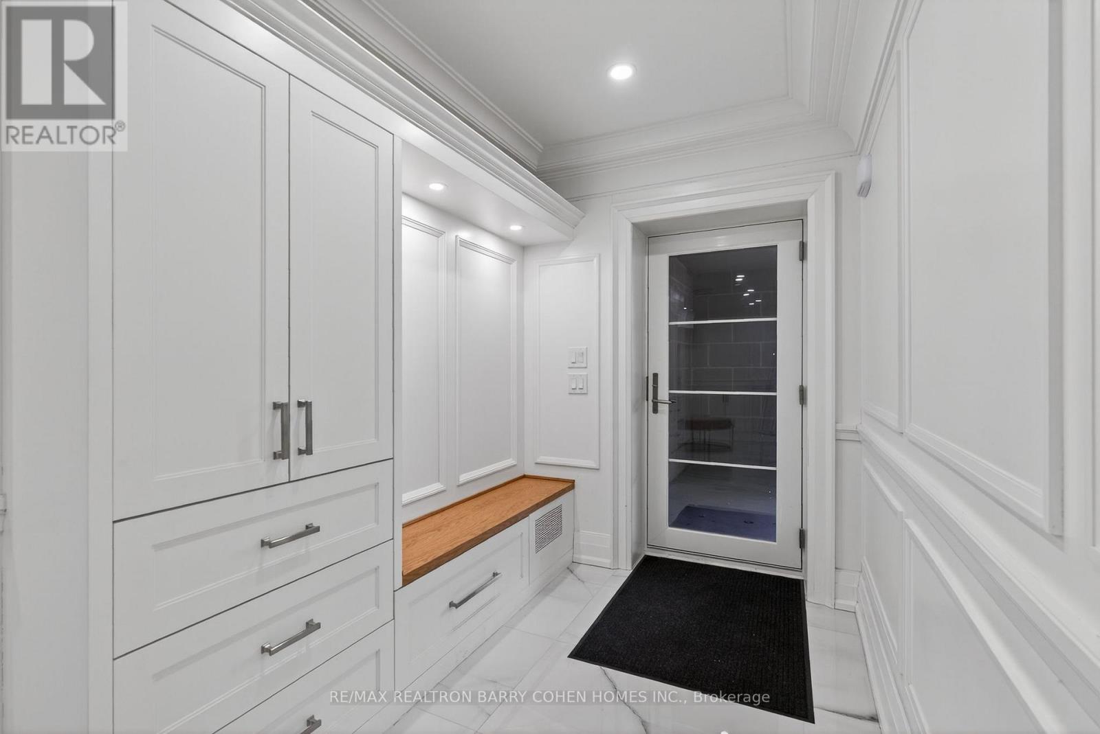 118 LAURENTIDE DRIVE - 44