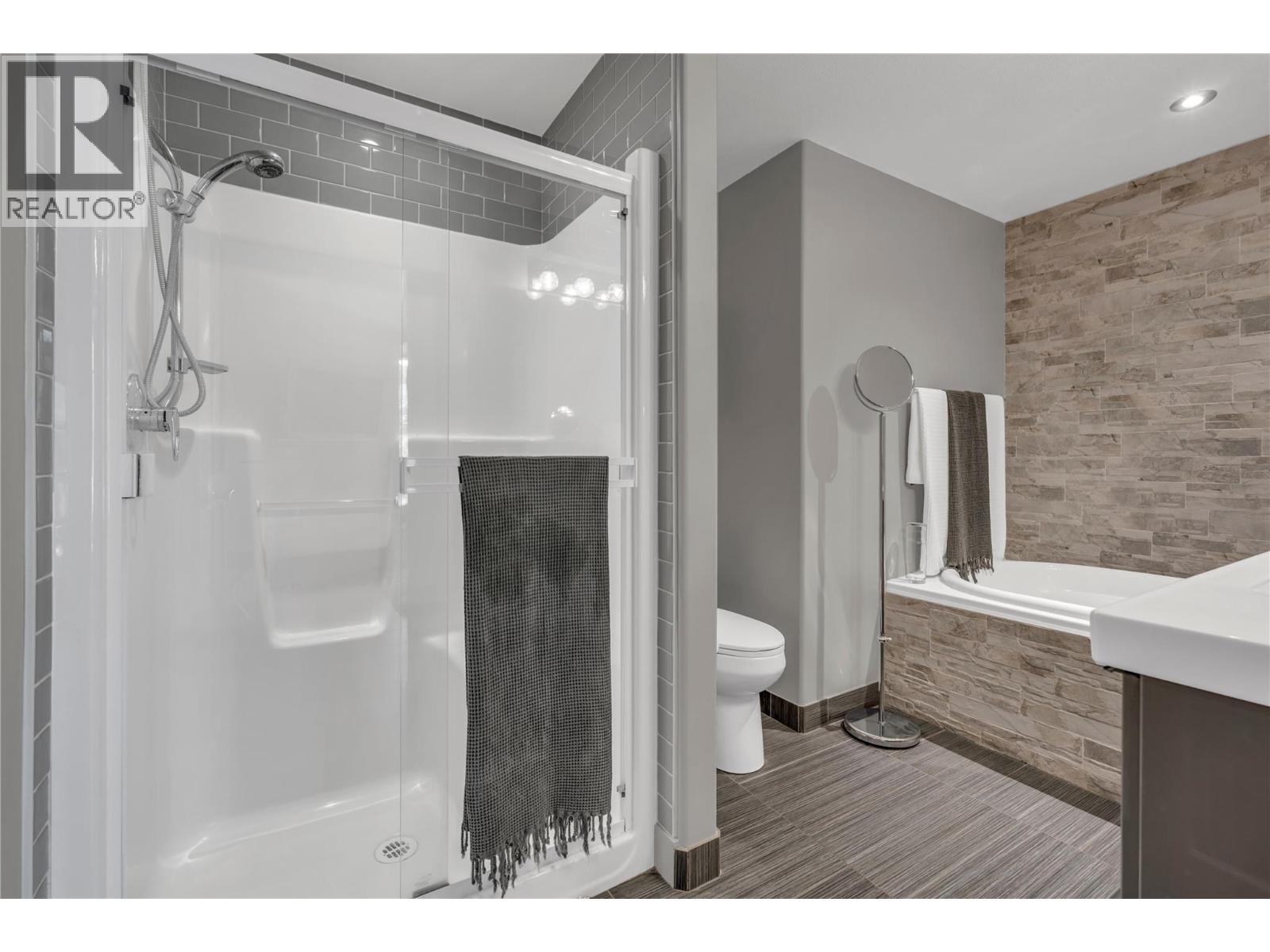 250 Marina Way Unit# 606, Penticton