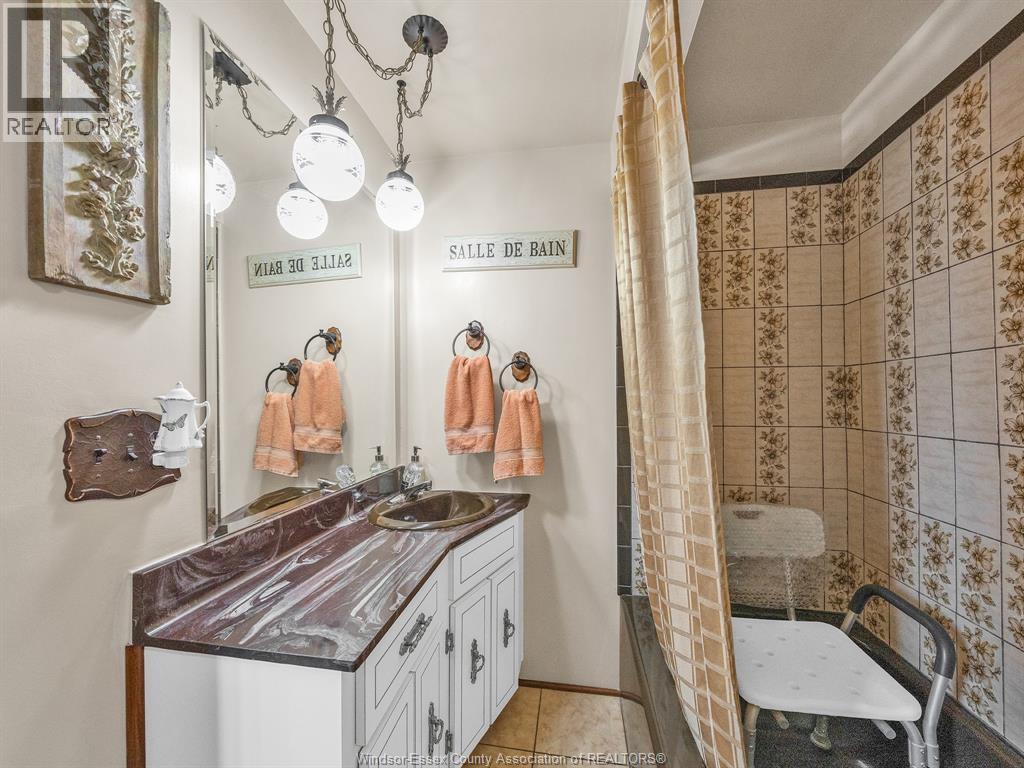 1730 MARK AVENUE, Windsor, Ontario, N9B3G8 — Photo 7