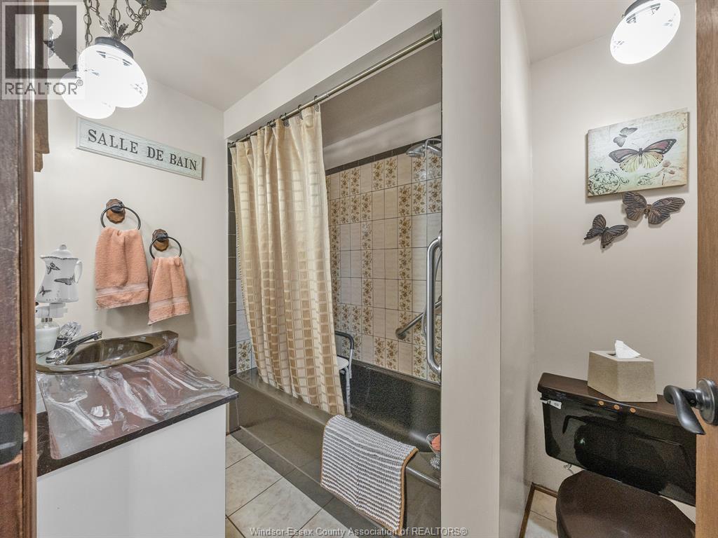 1730 MARK AVENUE, Windsor, Ontario, N9B3G8 — Photo 31