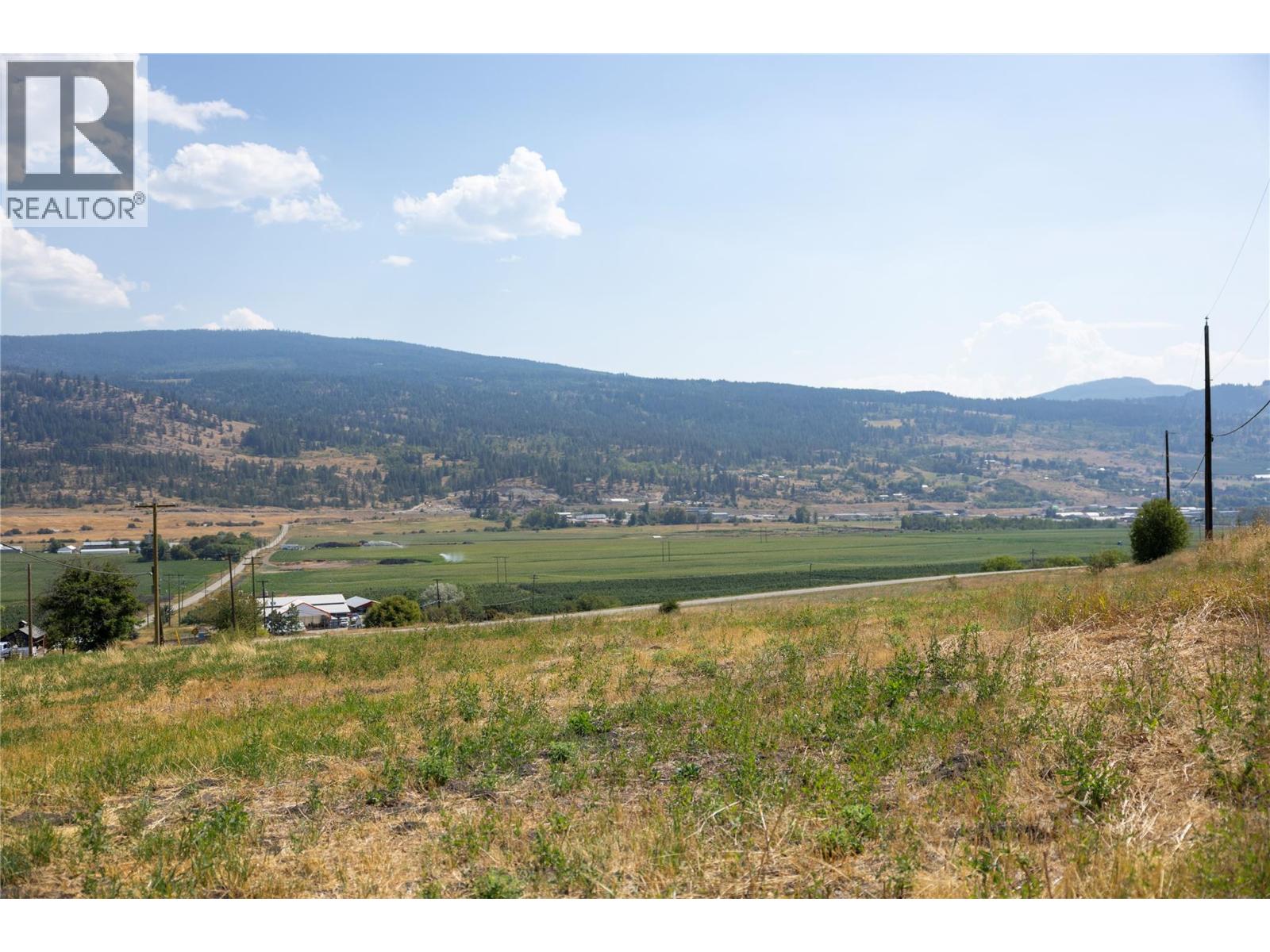  230 Mendenhall Road, Spallumcheen