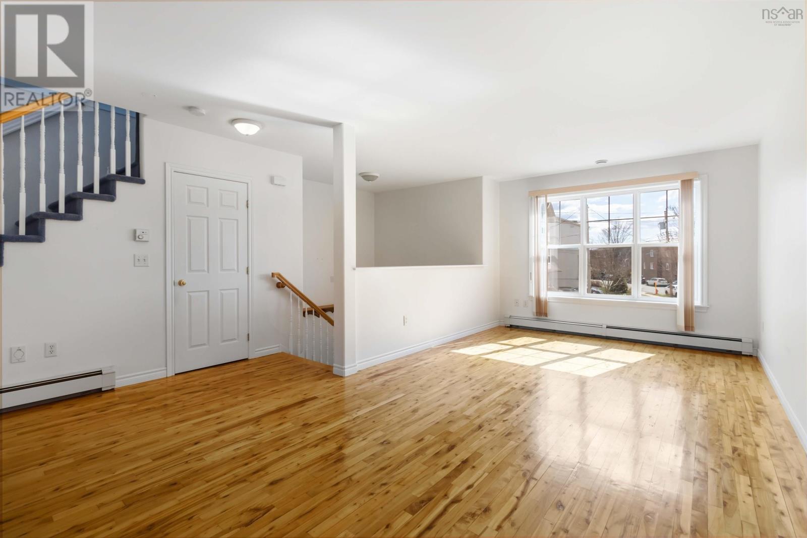 Property 21 of 35 of 5820 Gainsborough Place