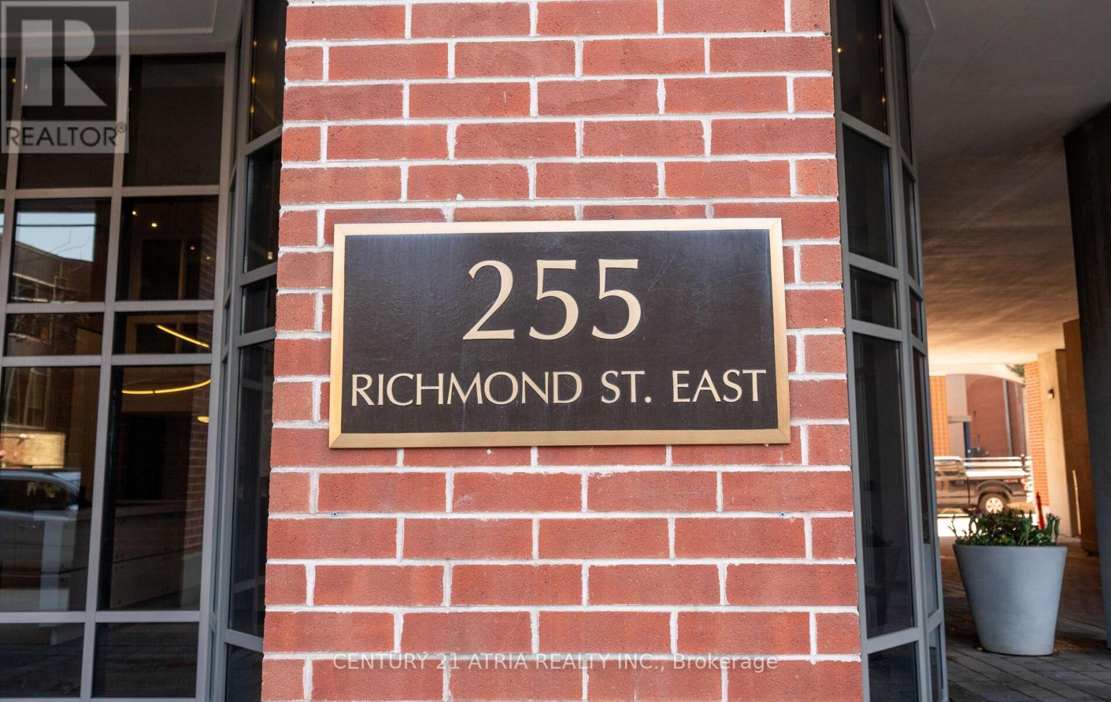 #1005 255 RICHMOND STREET E - 5
