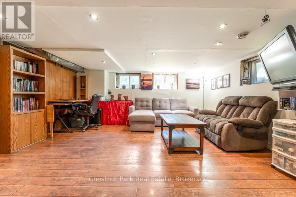 23 EWING STREET - 22