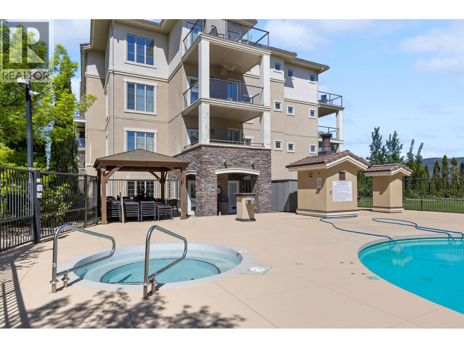 #2514 1873 Country Club Drive - 1
