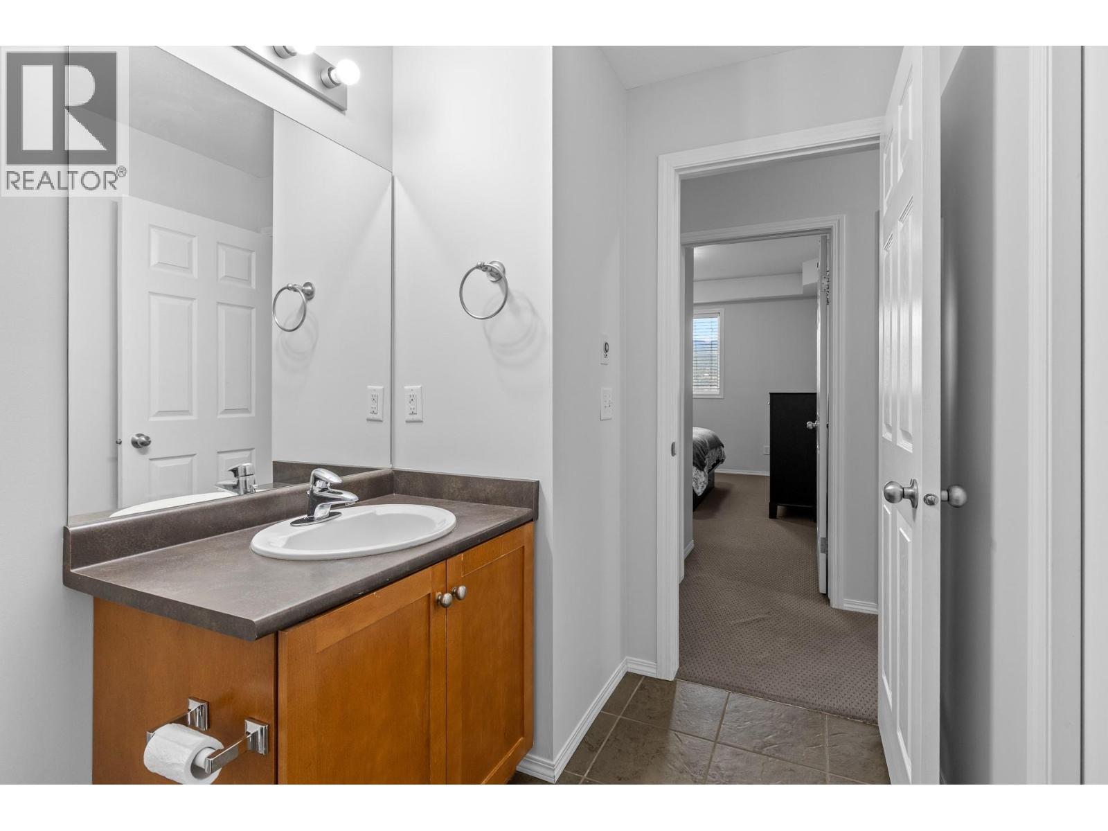 #2514 1873 Country Club Drive - 18