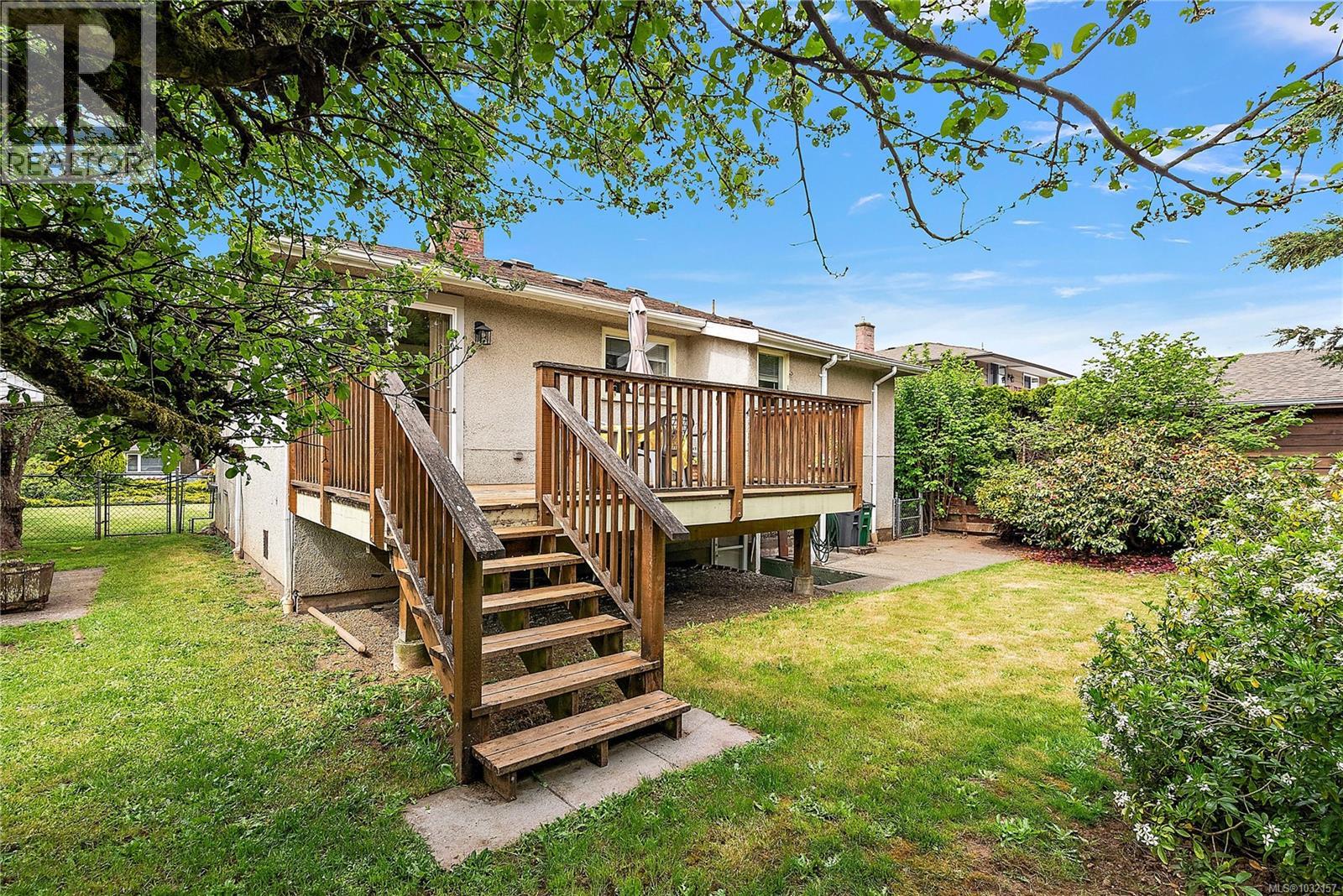 3811 Epsom Dr - 18