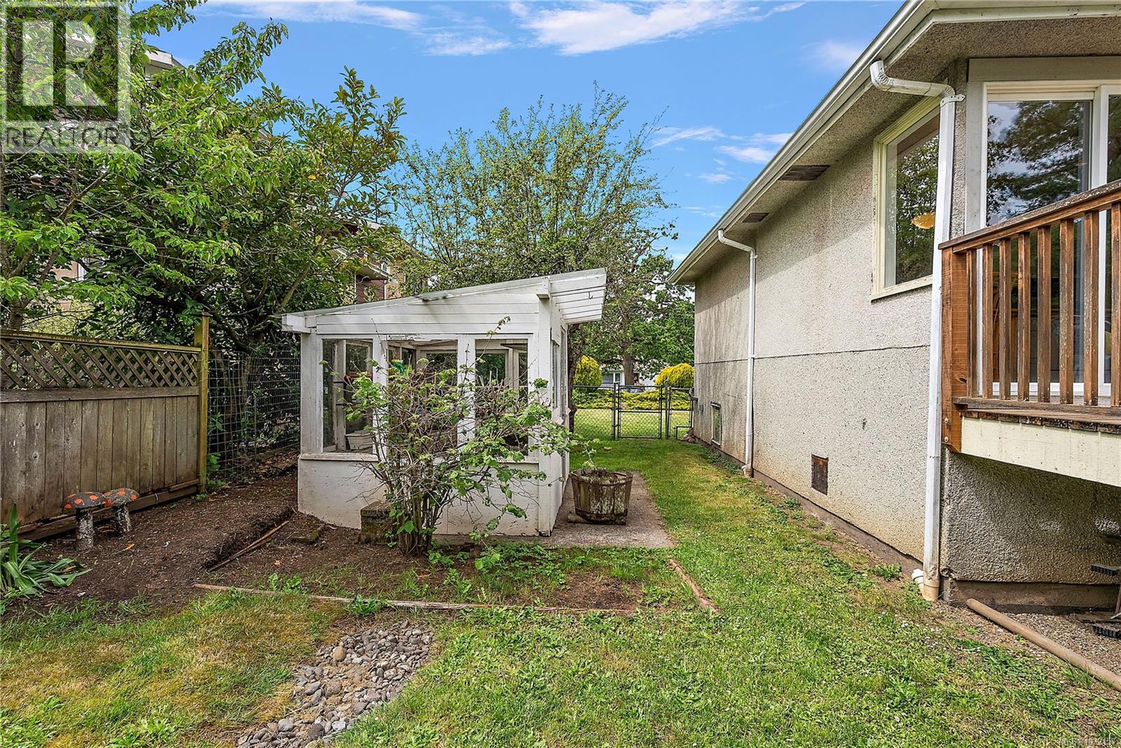 3811 Epsom Dr - 19