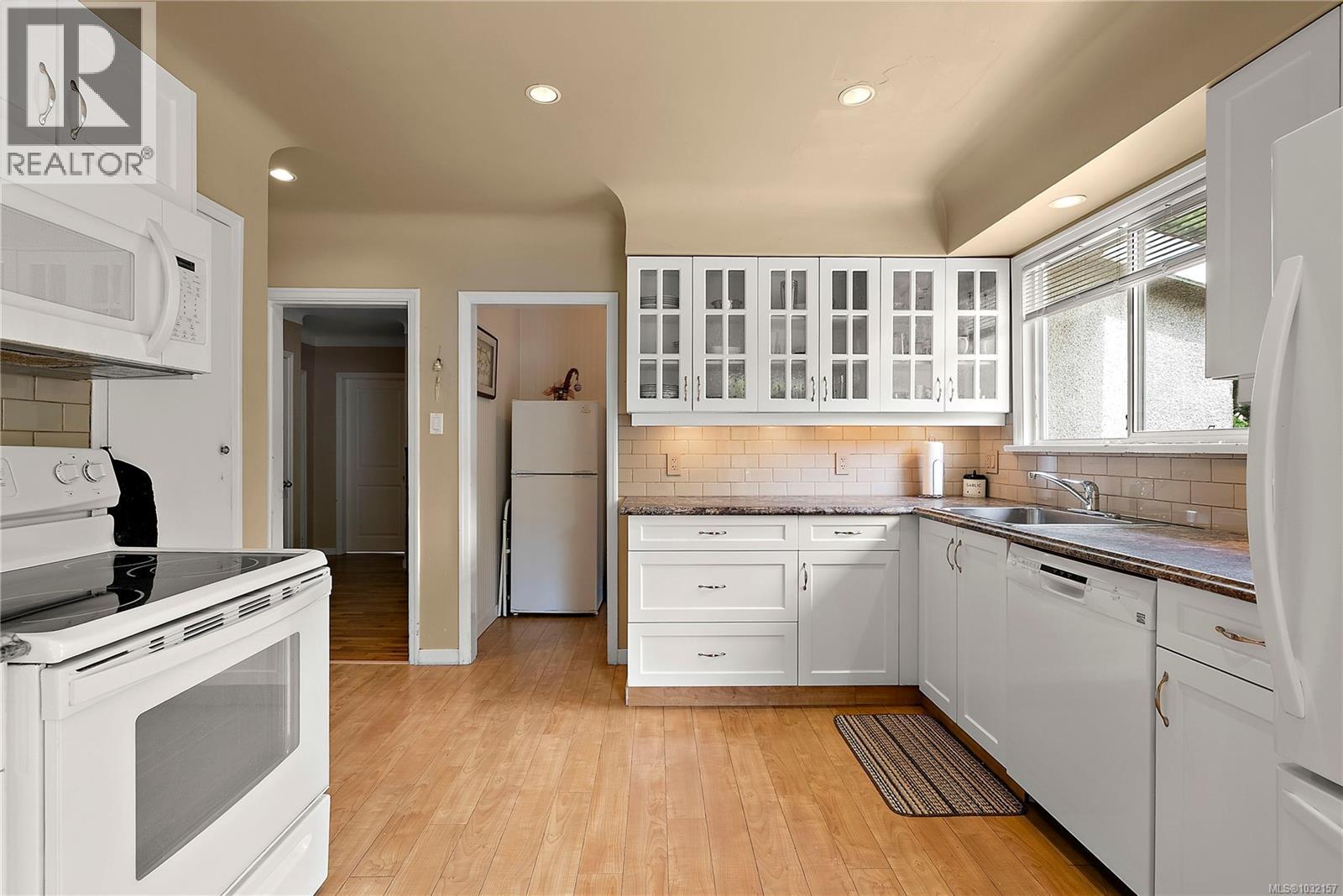 3811 Epsom Dr - 5